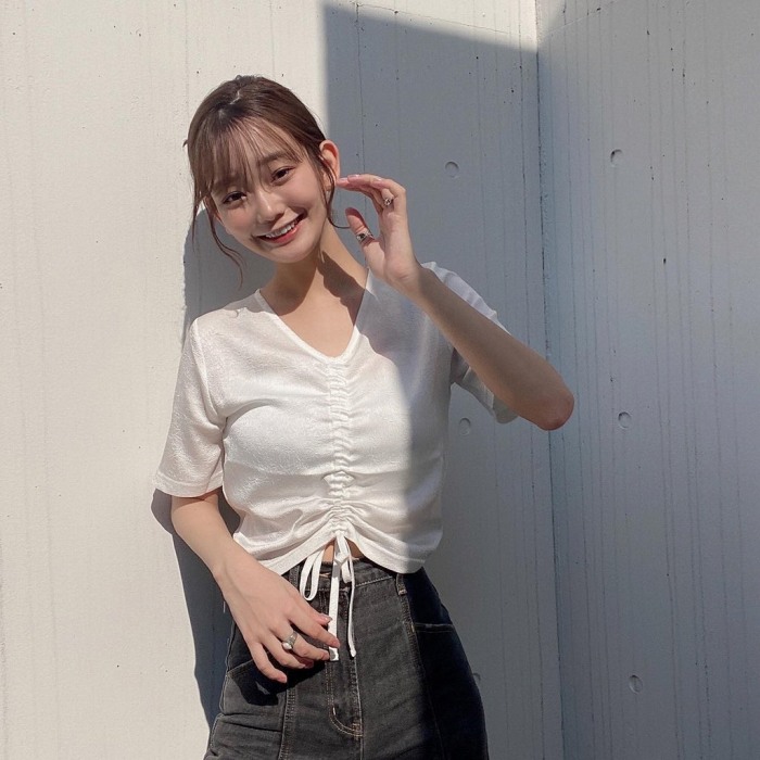 青戸しの Fカップボインな水着グラビア画像！