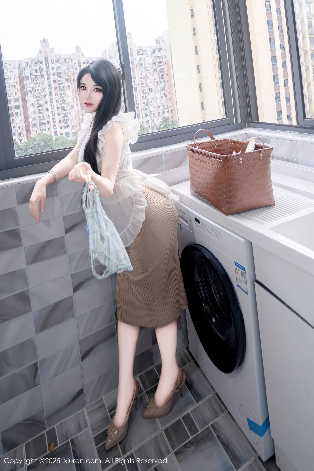 XiuRen秀人网 No.11010 Xi Xi Ai Chi Cao Mei