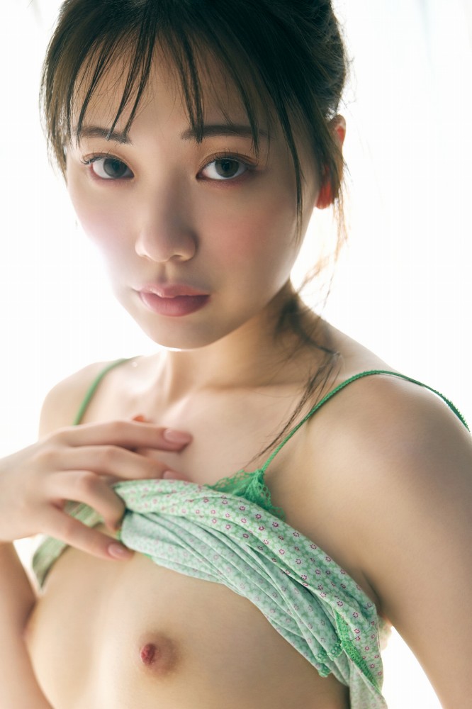 石川澪 Cカップおっぱいの激かわヌード画像！