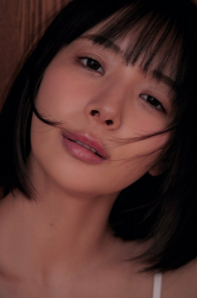 岡田紗佳 ぷるぷるGカップ水着グラビア画像！