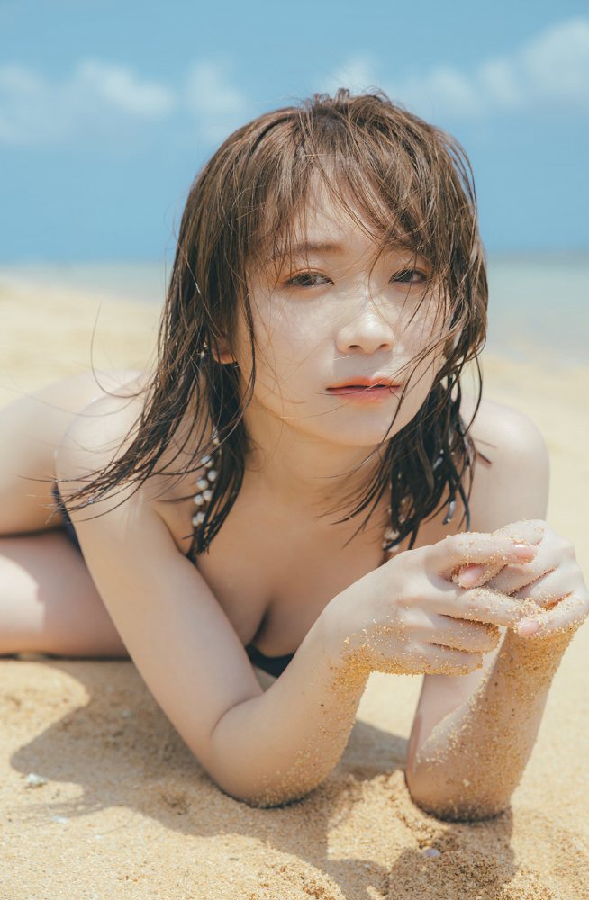 秋元真夏 激かわな水着・ランジェリー画像！