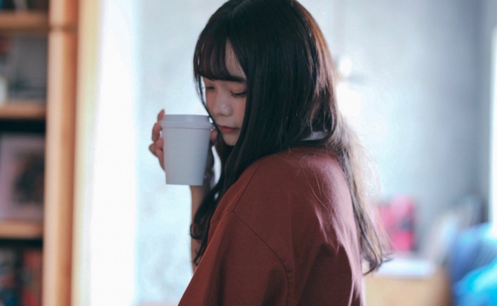 青戸しの Fカップボインな水着グラビア画像！