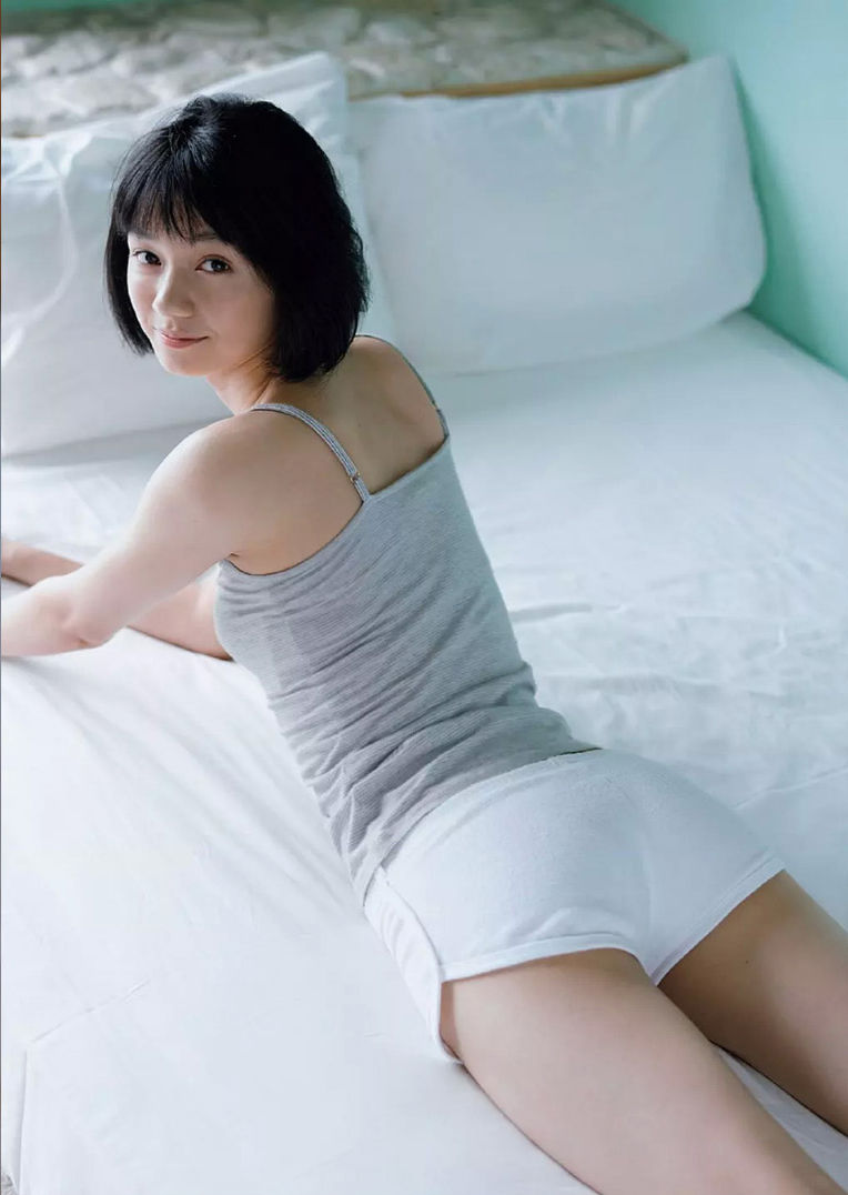 熊澤風花 キュートな水着グラビア画像ほか