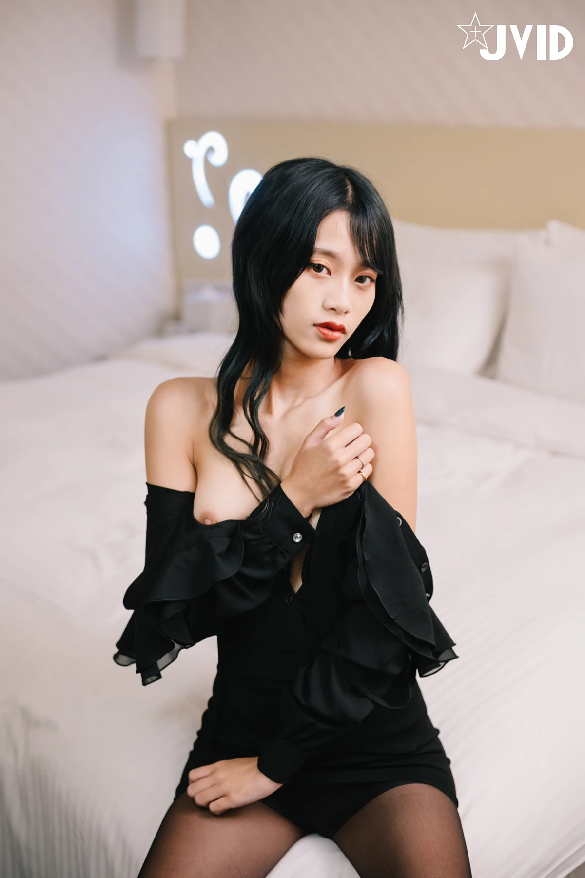 JVID 韓芳語 – DesireVol.極正大奶大學新鮮人芳語.下班後的情色指導