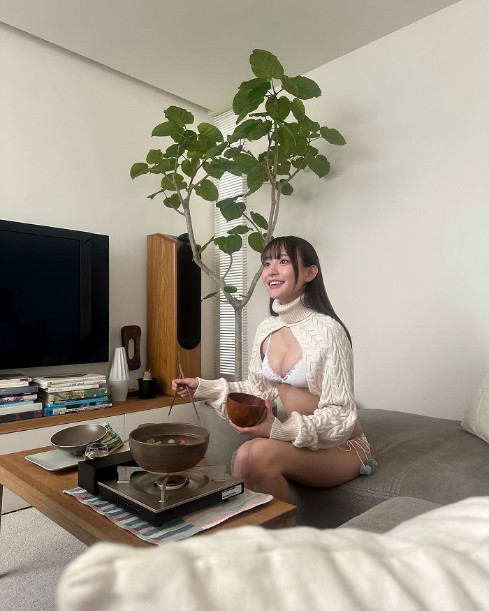 高崎かなみ 鬼かわな水着＆ランジェリー画像！