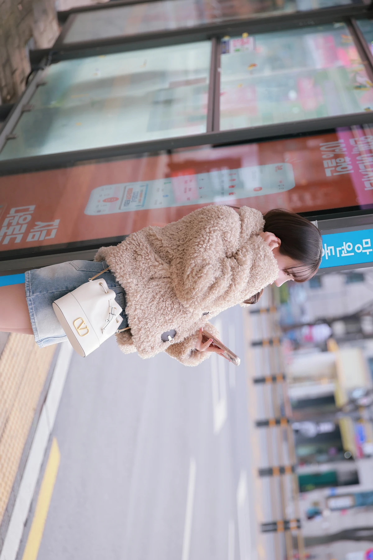 Son Yeeun 손예은, Photobook 「2025 X-Mas Offline」 Set.01