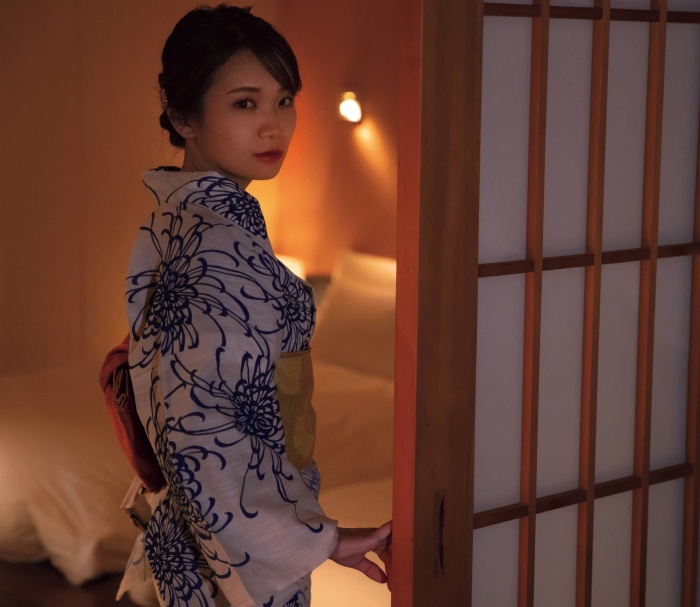 秋元真夏 激かわな水着・ランジェリー画像！