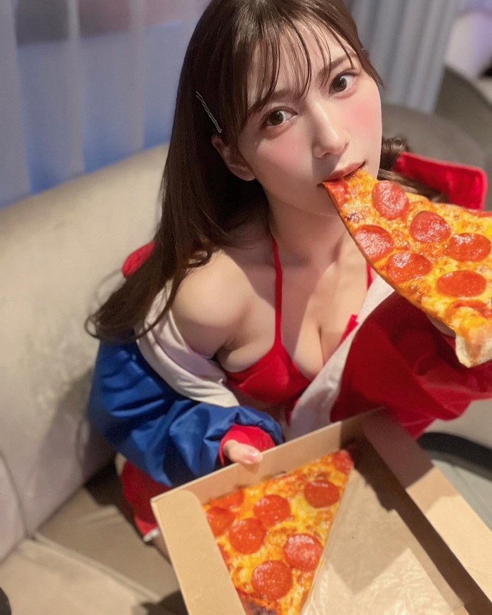 雪平莉左 グラマラス美女の水着グラビア画像！