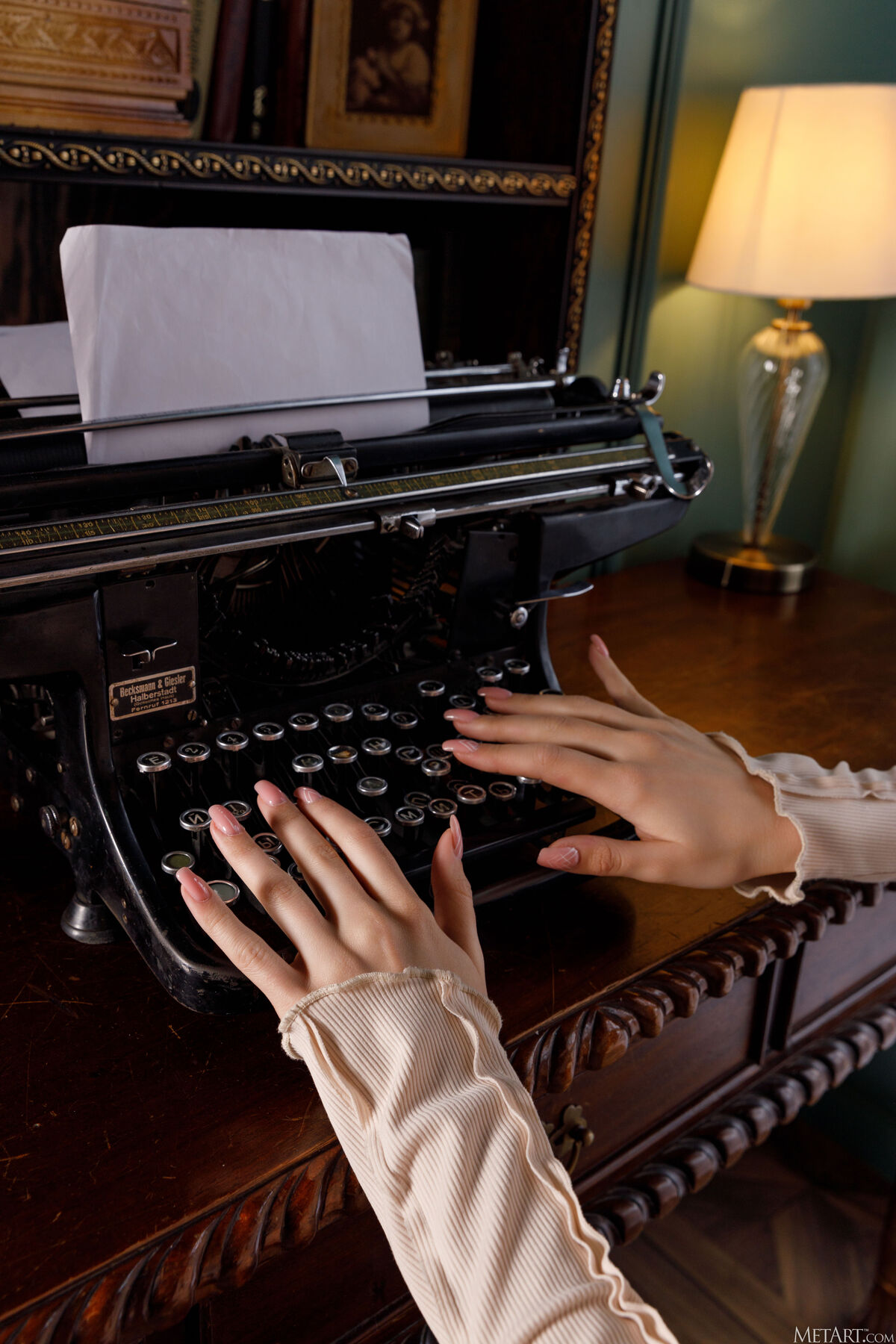 MetArt Luna Art - Writing Retreat Part01