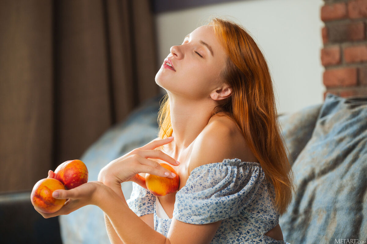 MetArt Milkavi - Peachy Keen Part01