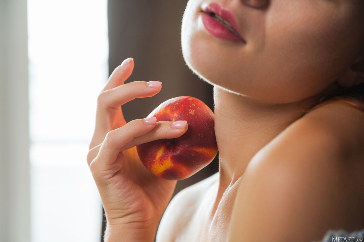 MetArt Milkavi - Peachy Keen Part01