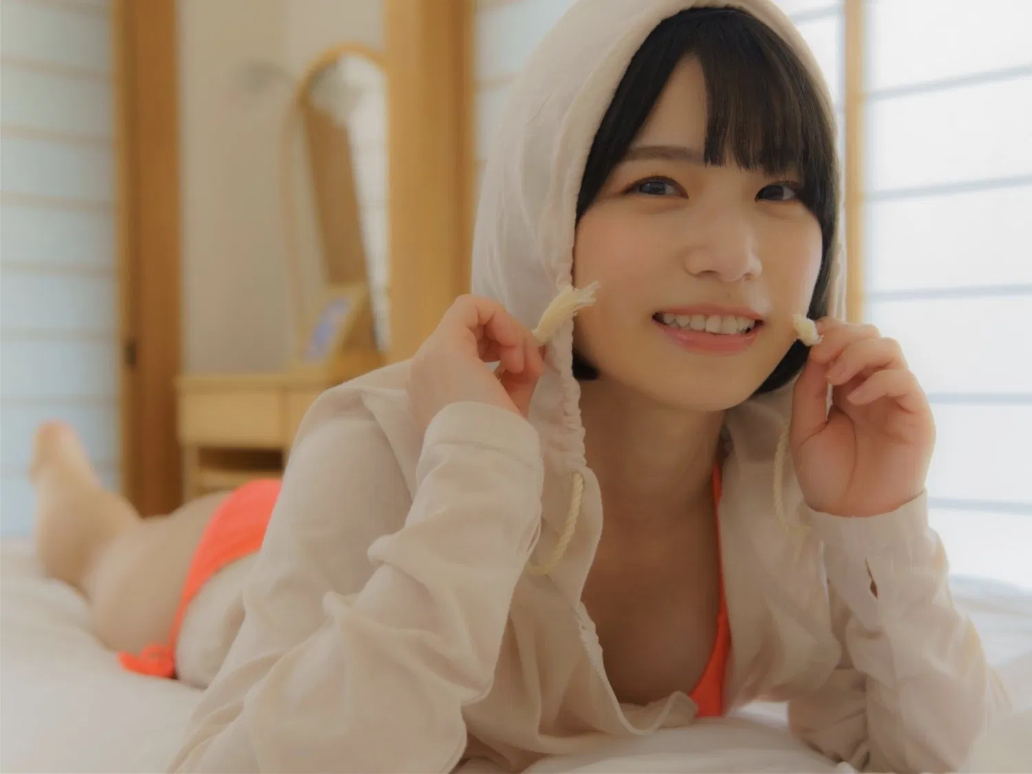 [Photobook] 村上りいな フェティッシュ写真集『ニーハイソックスになりたくて』(エンタメ娯楽ちゃんねる)