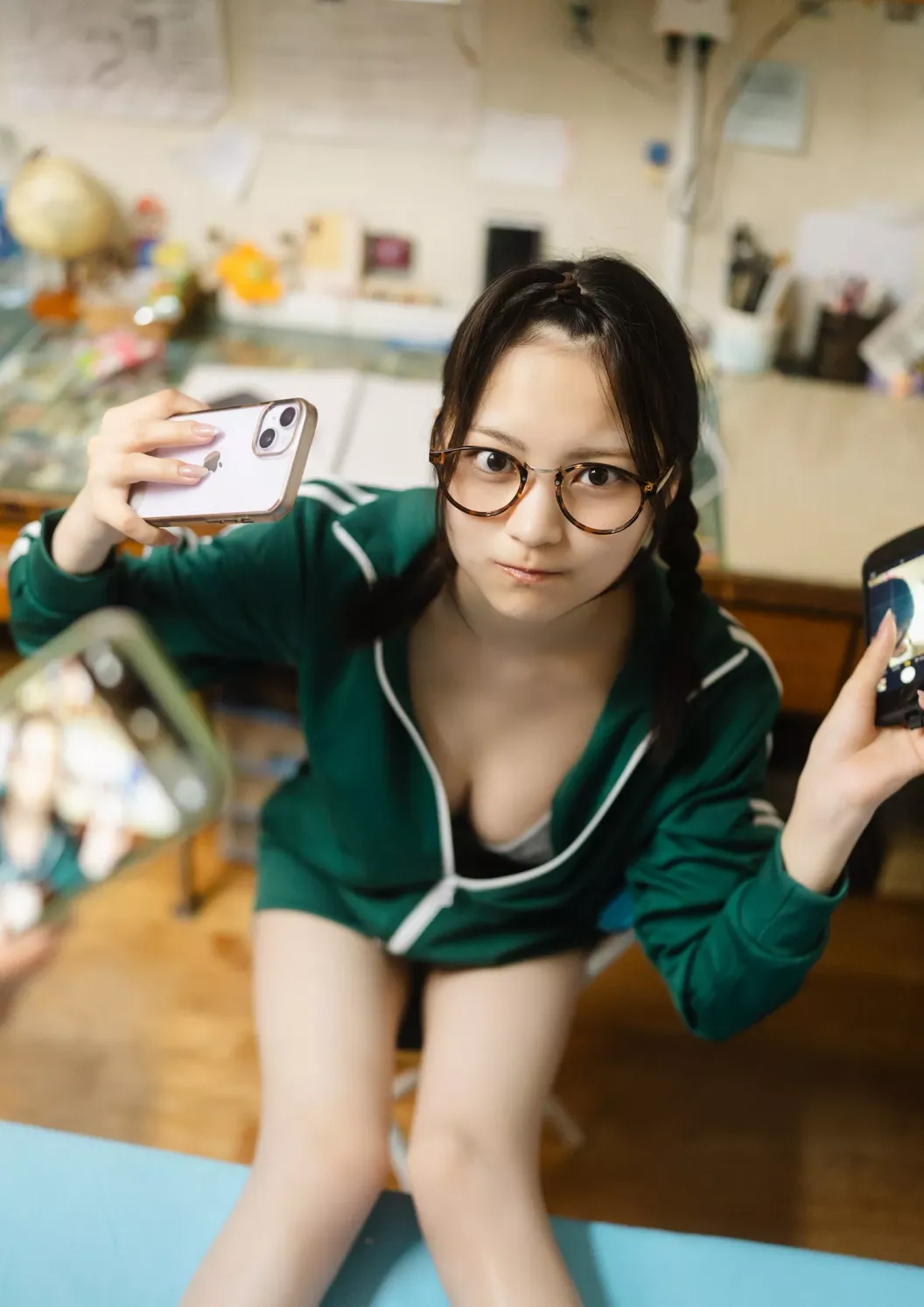 [Photobook] 2023.10.04 宇咲（＃ババババンビ）１ｓｔ写真集『ｕｓａ　ｕｓａ』 YJ PHOTO BOOK