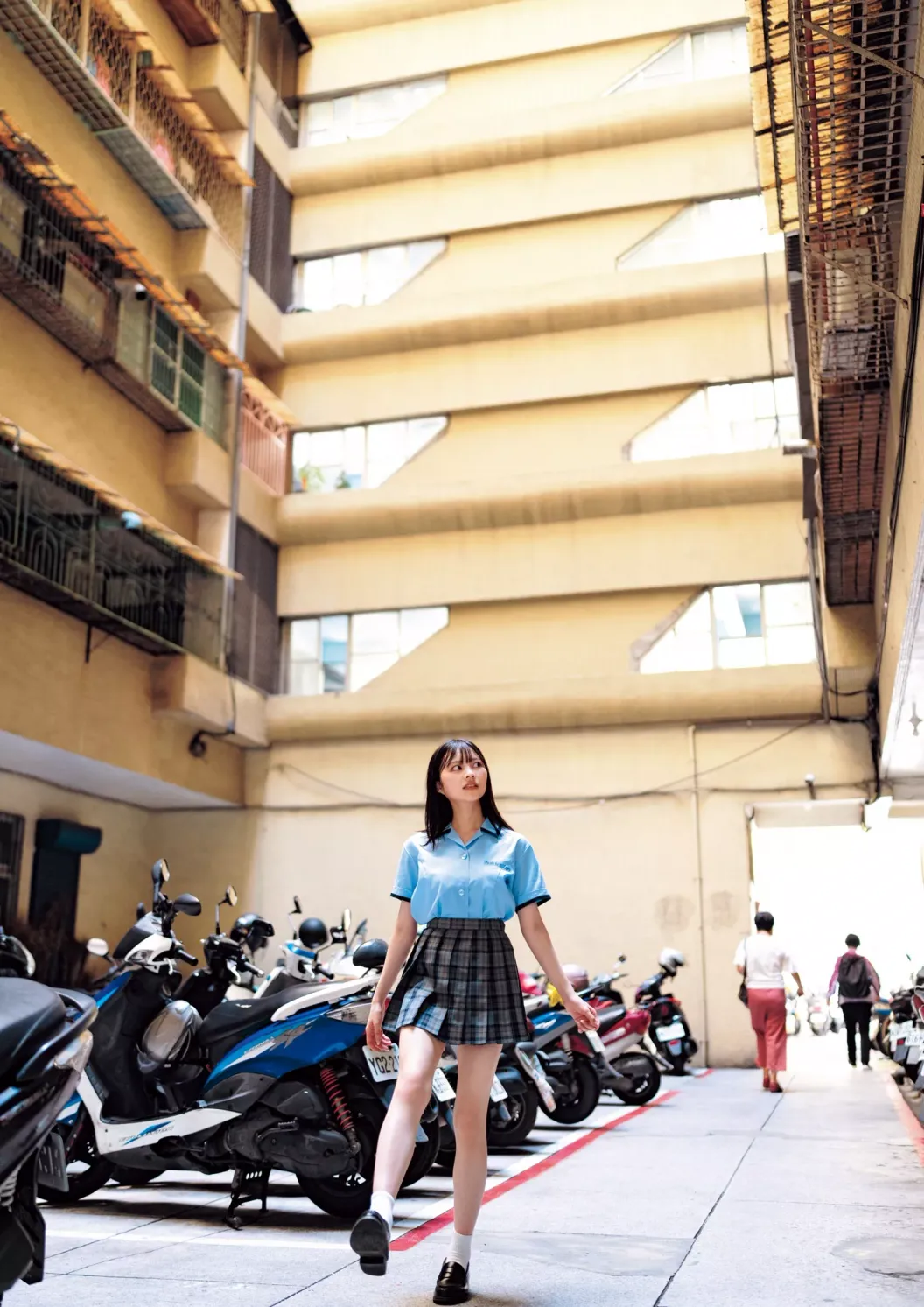 [Photobook] 2023.10.04 宇咲（＃ババババンビ）１ｓｔ写真集『ｕｓａ　ｕｓａ』 YJ PHOTO BOOK
