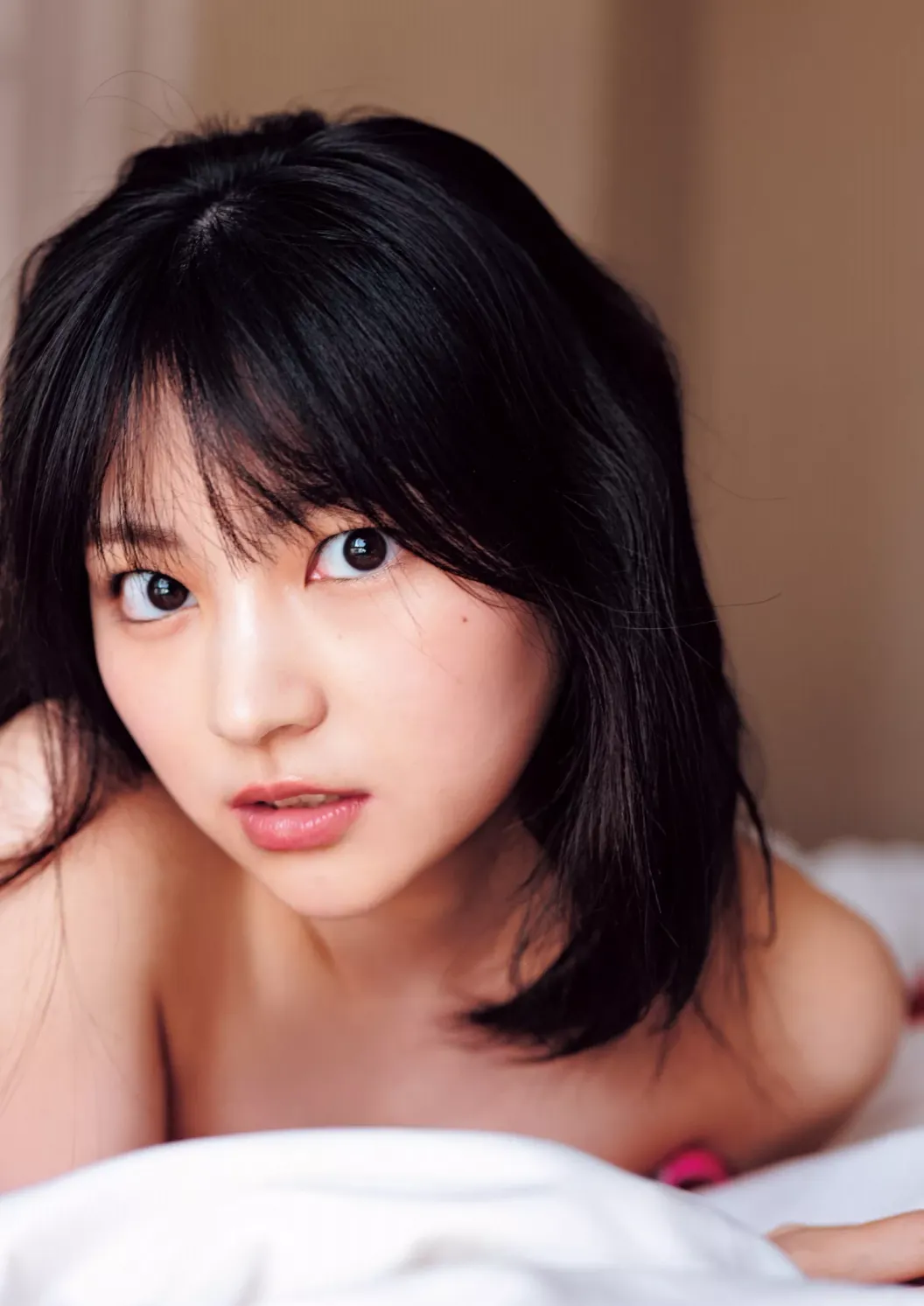 [Photobook] 2023.10.04 宇咲（＃ババババンビ）１ｓｔ写真集『ｕｓａ　ｕｓａ』 YJ PHOTO BOOK