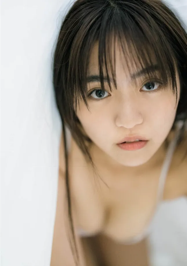 [Photobook] 2023.12.05 豊田ルナ写真集『Good to see Moon』