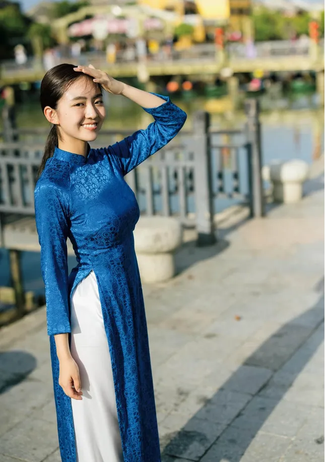 [Photobook] 2023.12.05 豊田ルナ写真集『Good to see Moon』