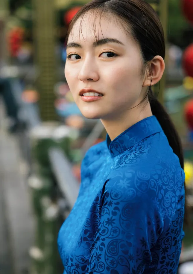 [Photobook] 2023.12.05 豊田ルナ写真集『Good to see Moon』