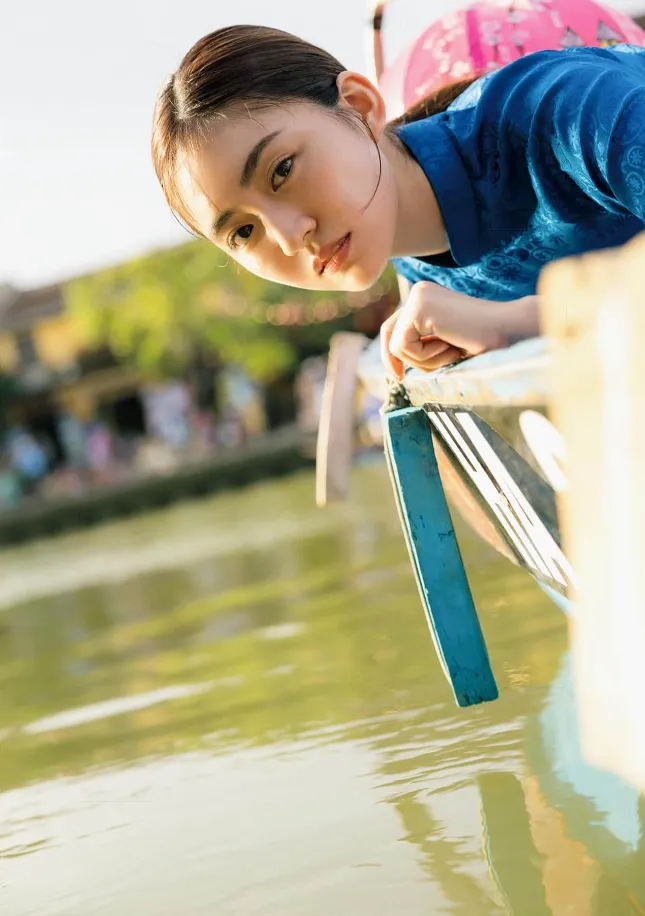 [Photobook] 2023.12.05 豊田ルナ写真集『Good to see Moon』