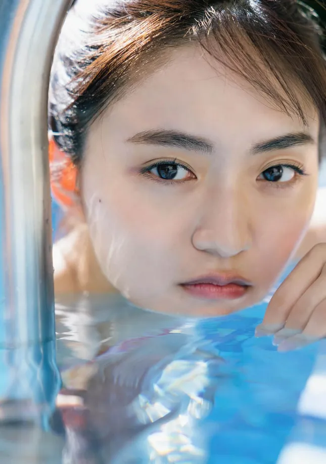 [Photobook] 2023.12.05 豊田ルナ写真集『Good to see Moon』