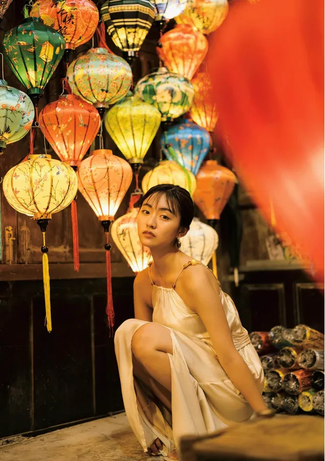 [Photobook] 2023.12.05 豊田ルナ写真集『Good to see Moon』