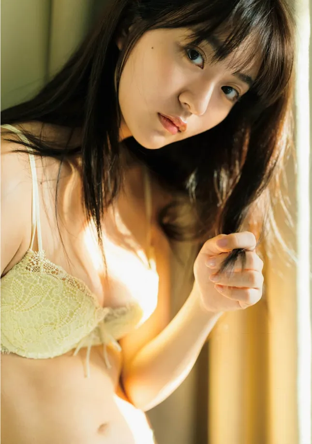 [Photobook] 2023.12.05 豊田ルナ写真集『Good to see Moon』