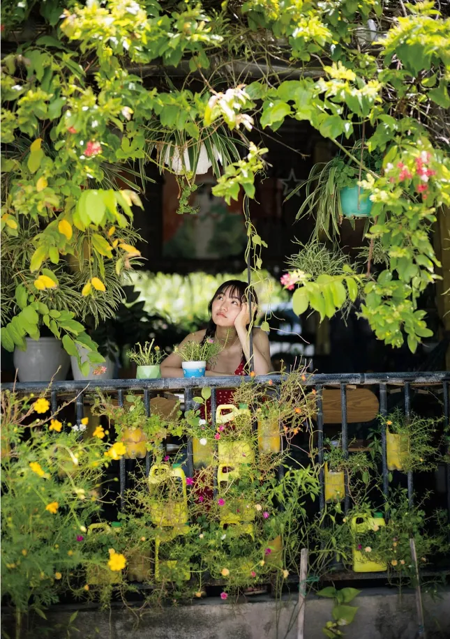 [Photobook] 2023.12.05 豊田ルナ写真集『Good to see Moon』