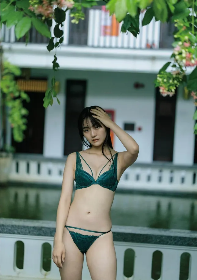 [Photobook] 2023.12.05 豊田ルナ写真集『Good to see Moon』