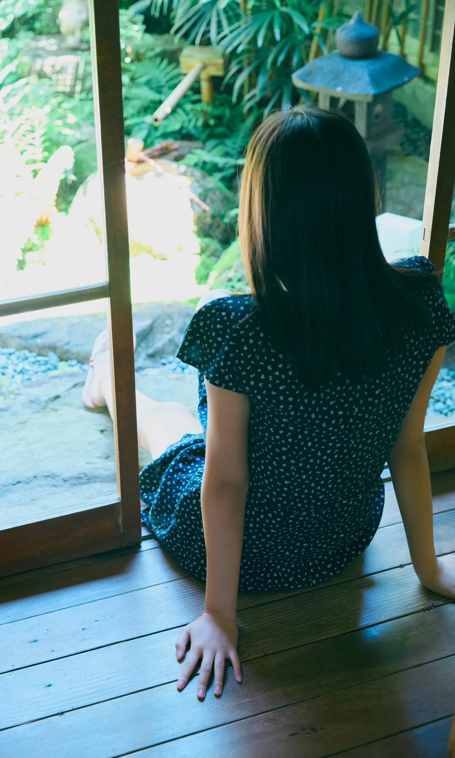 [Photobook] 2024.07.01 【デジタル限定】志田音々写真集「幼い色気」 (週プレ PHOTO BOOK)