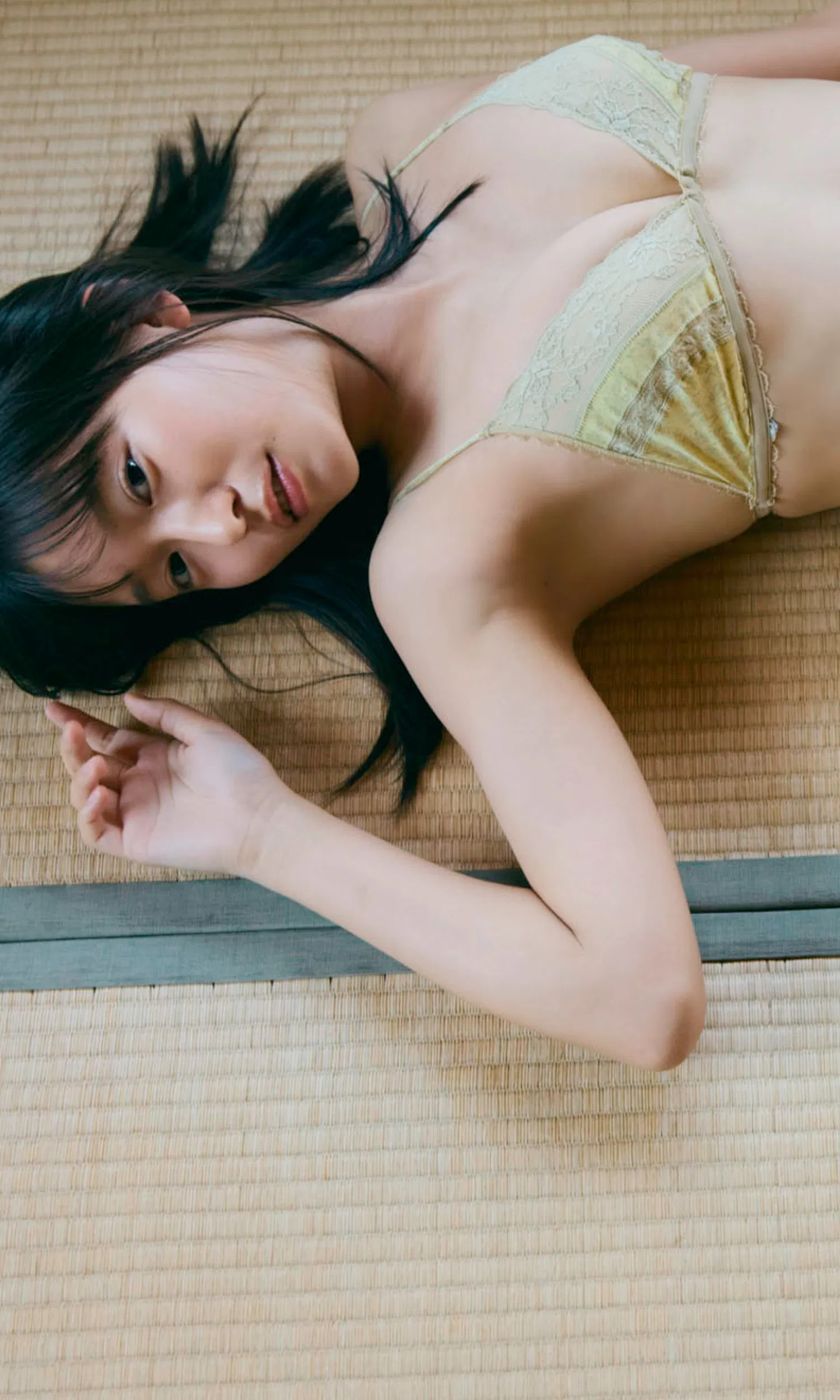 [Photobook] 2024.07.01 【デジタル限定】志田音々写真集「幼い色気」 (週プレ PHOTO BOOK)