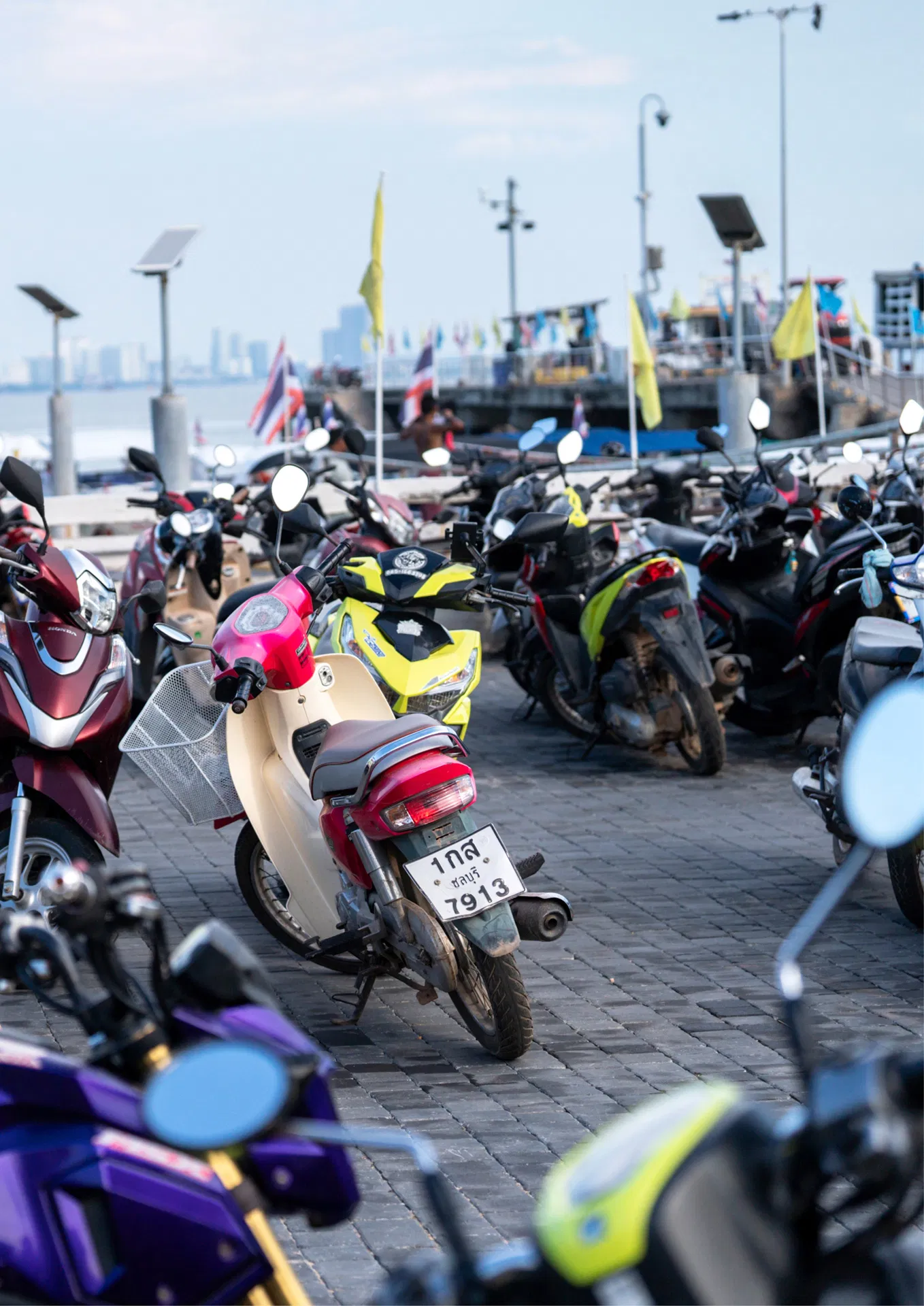 [Photobook] 2025.02.28 【電子版限定45ページ増】都丸紗也華 4th写真集 10。