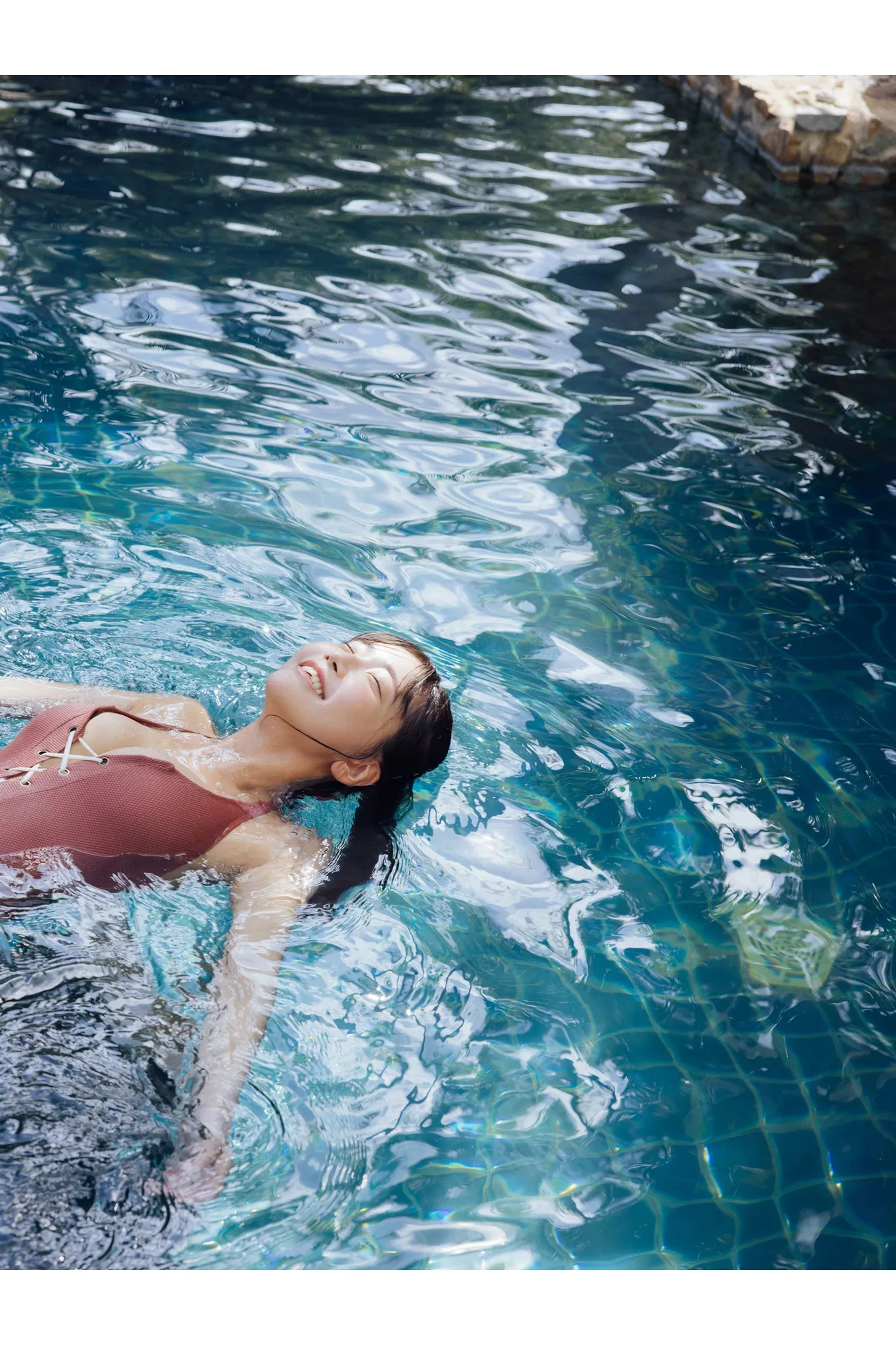 [Photobook] 2025.05.01 天羽希純「抱いてみる？」【ヤングチャンピオンデジグラ】