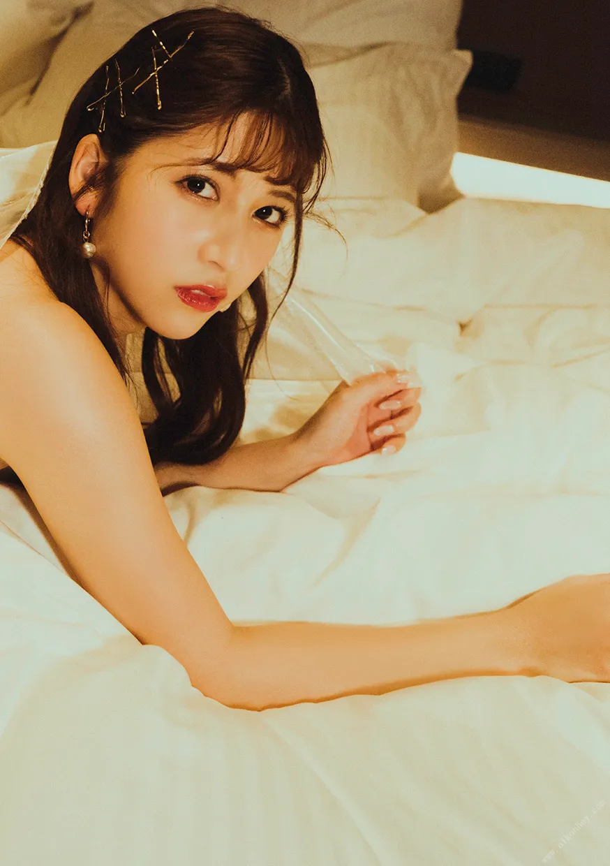 [Photobook] Riri Nanatsumori 七ツ森りり - #Escape