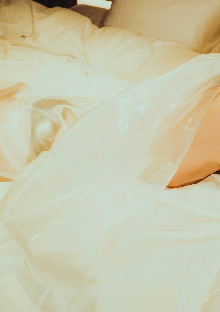 [Photobook] Riri Nanatsumori 七ツ森りり - #Escape