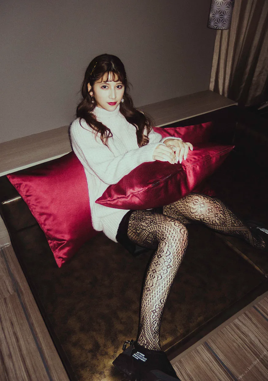 [Photobook] Riri Nanatsumori 七ツ森りり - #Escape