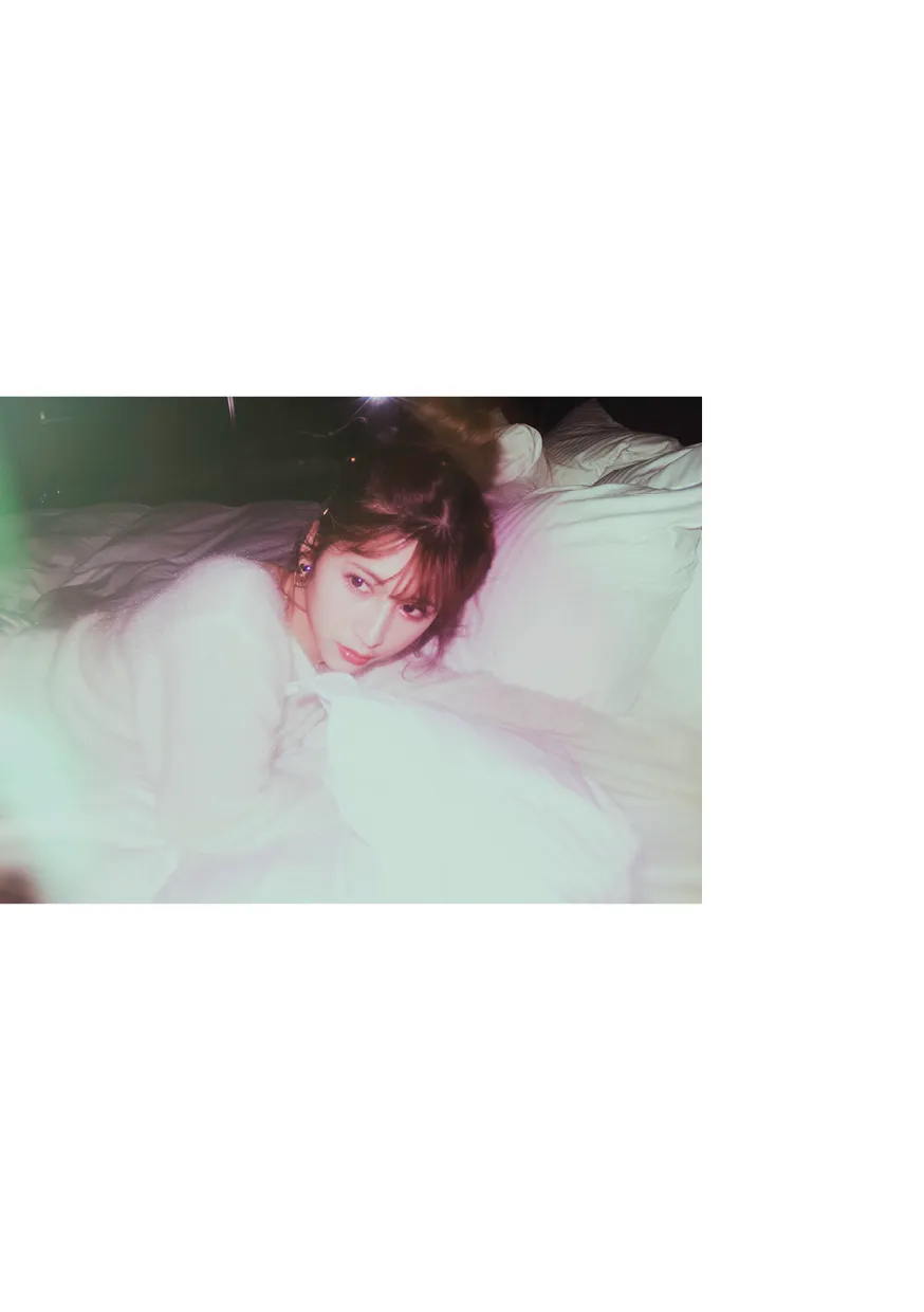 [Photobook] Riri Nanatsumori 七ツ森りり - #Escape