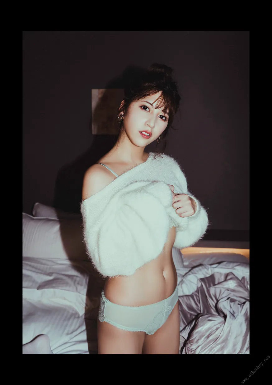 [Photobook] Riri Nanatsumori 七ツ森りり - #Escape