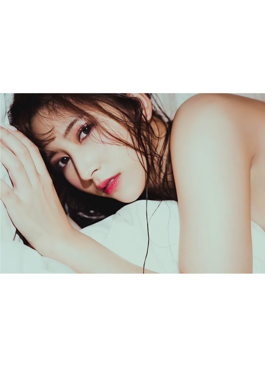[Photobook] Riri Nanatsumori 七ツ森りり - #Escape