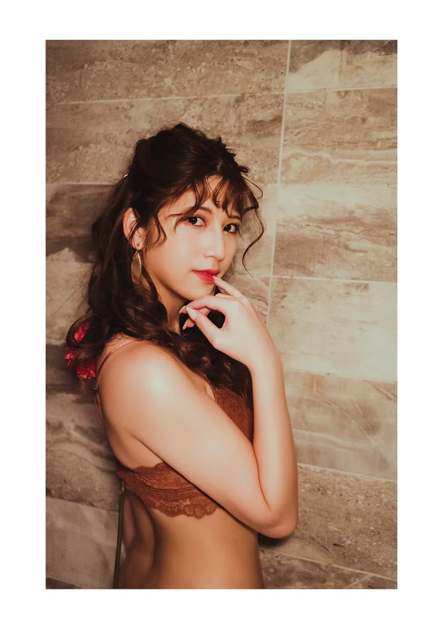[Photobook] Riri Nanatsumori 七ツ森りり - #Escape