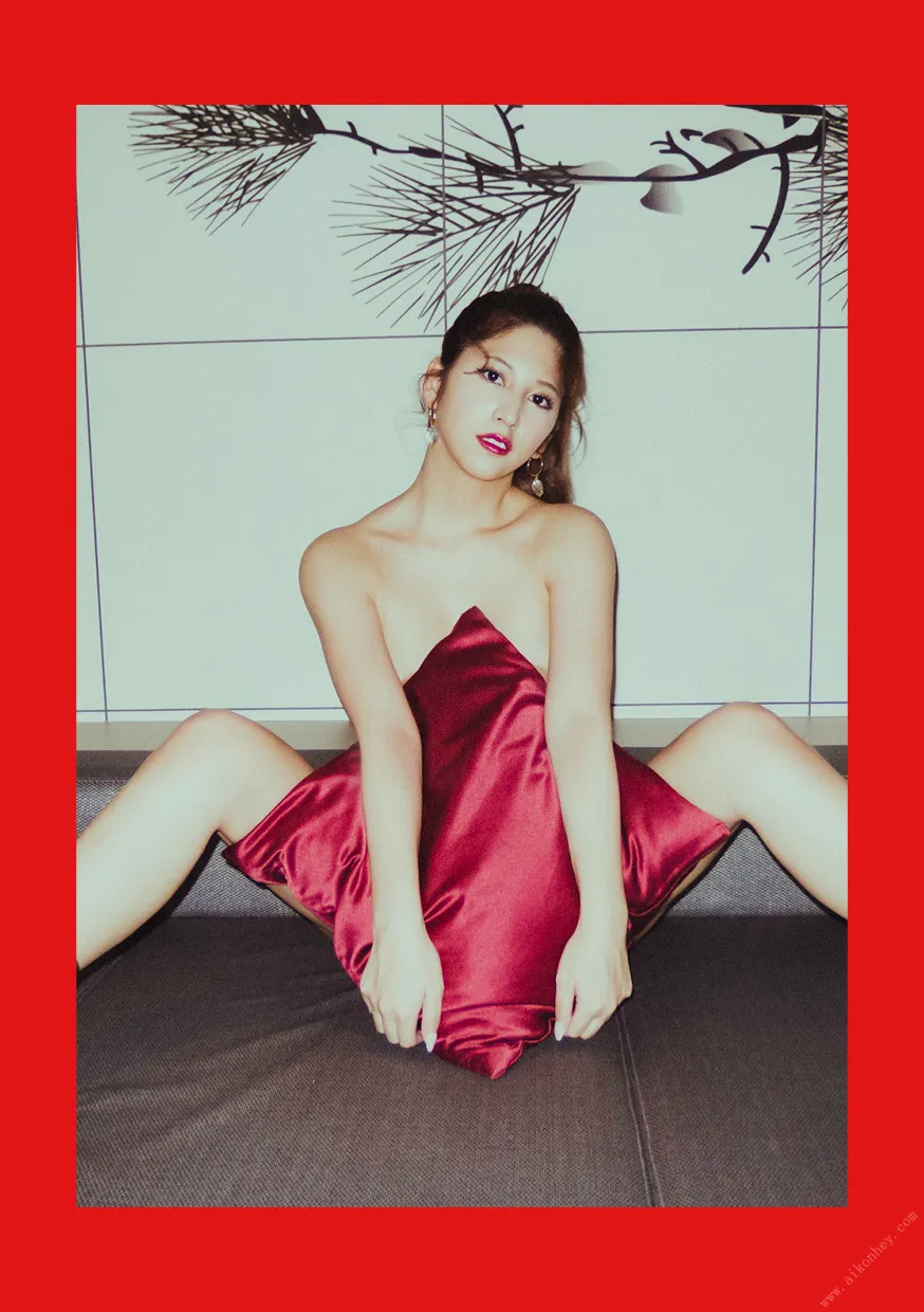 [Photobook] Riri Nanatsumori 七ツ森りり - #Escape