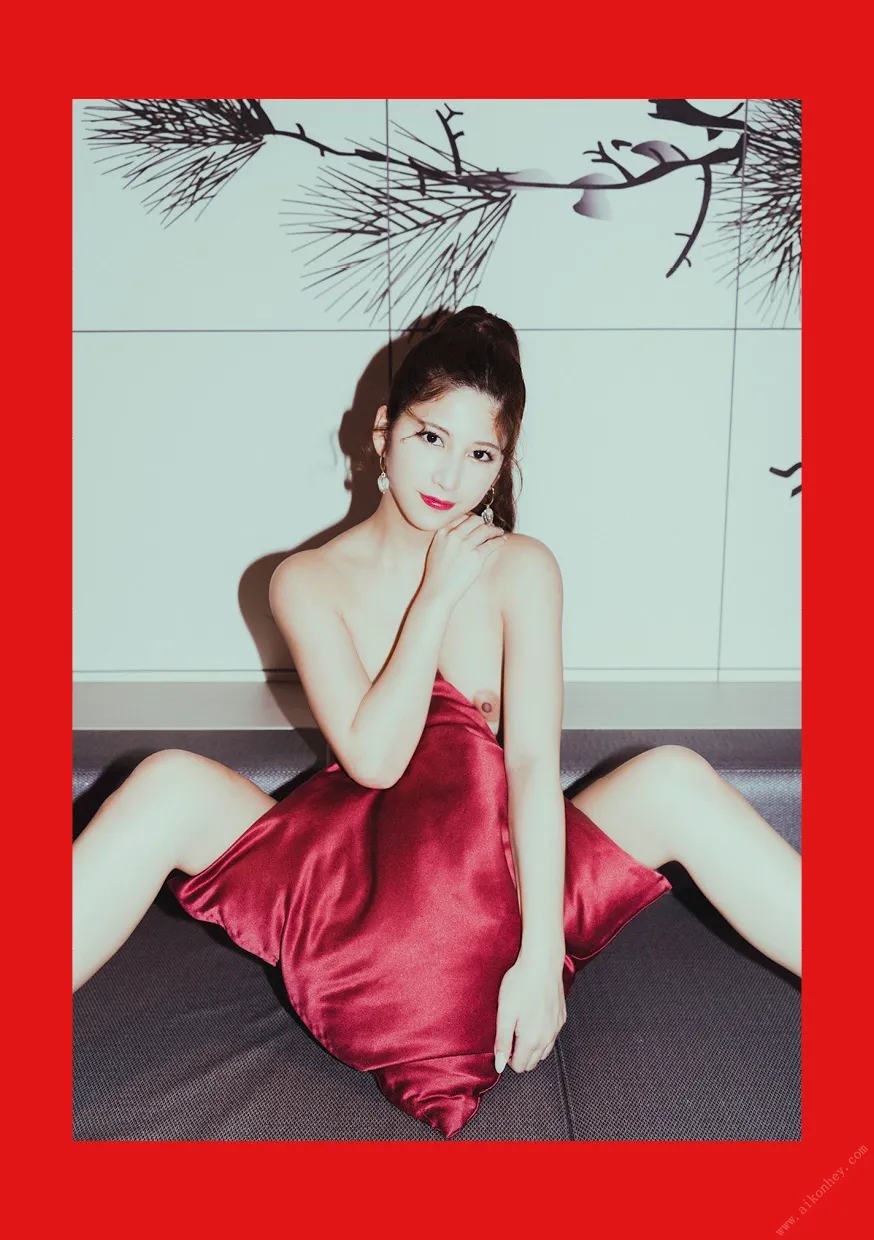 [Photobook] Riri Nanatsumori 七ツ森りり - #Escape