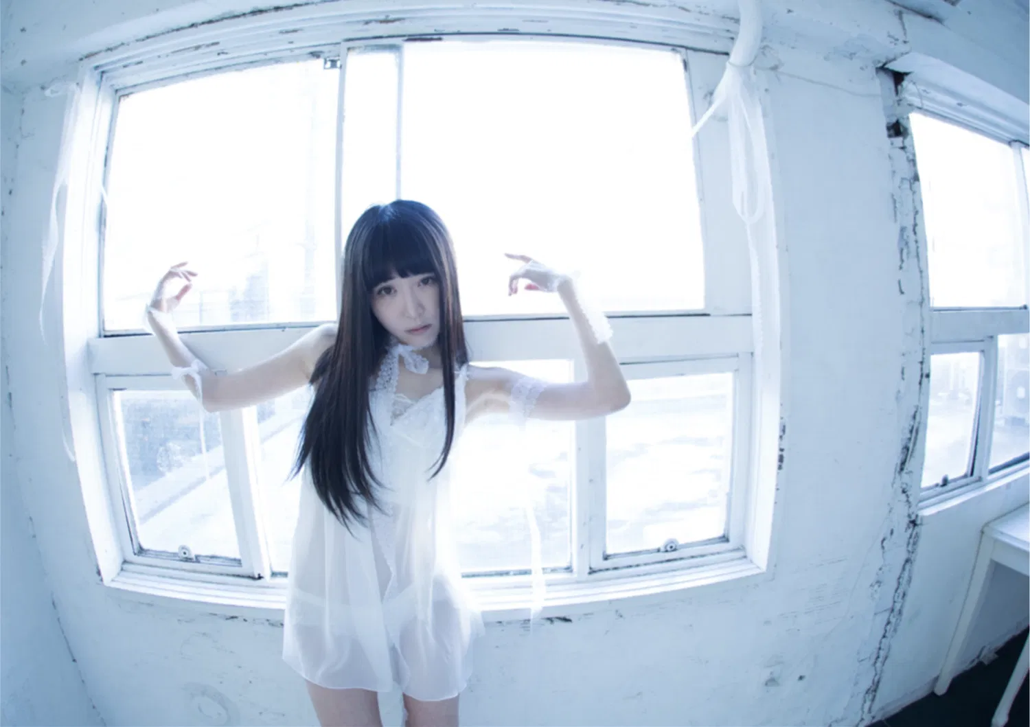 [Photobook] 七菜乃写真集『White』
