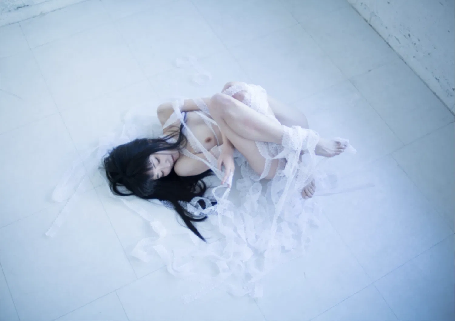 [Photobook] 七菜乃写真集『White』