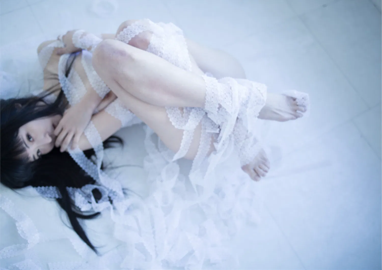 [Photobook] 七菜乃写真集『White』