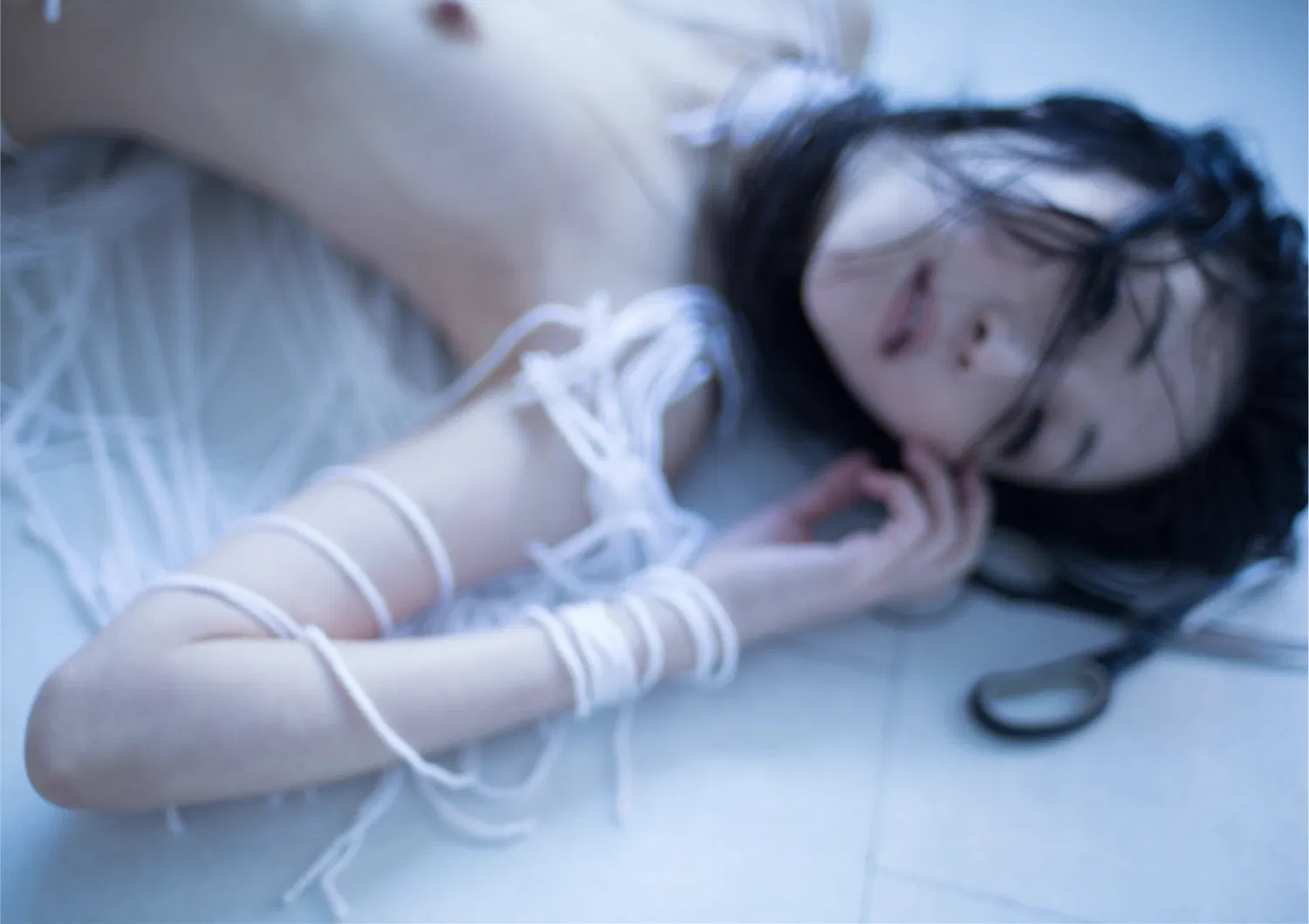 [Photobook] 七菜乃写真集『White』