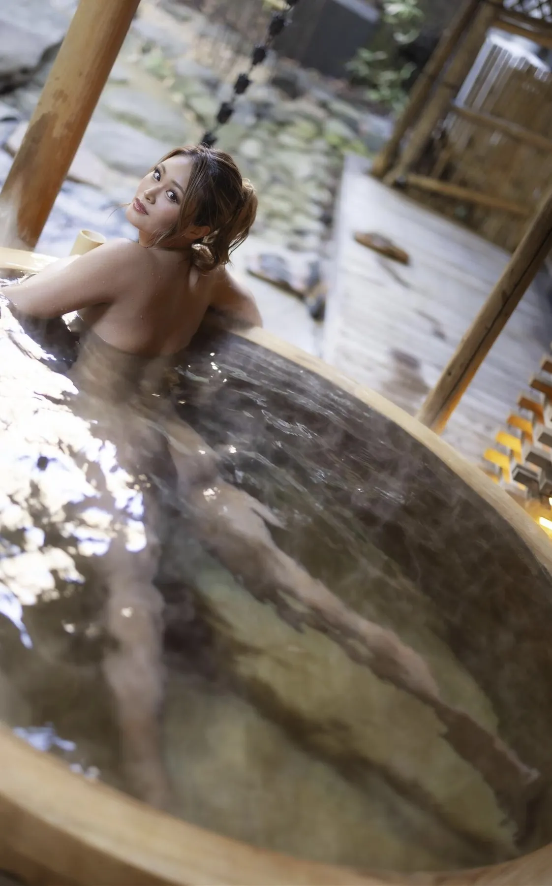 [Photobook] 工藤えれな Erena Kudo ROOM ほぼ全裸で100ページ（DAREA STUDIO）