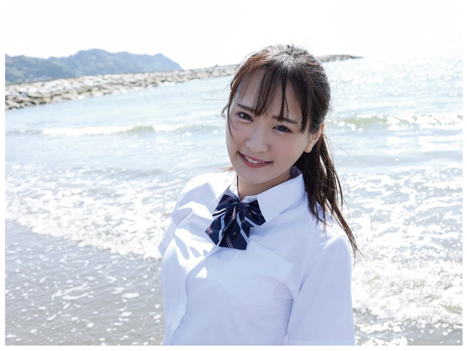 [Photobook] 広瀬なるみ ヌード写真集『風に包まれて』