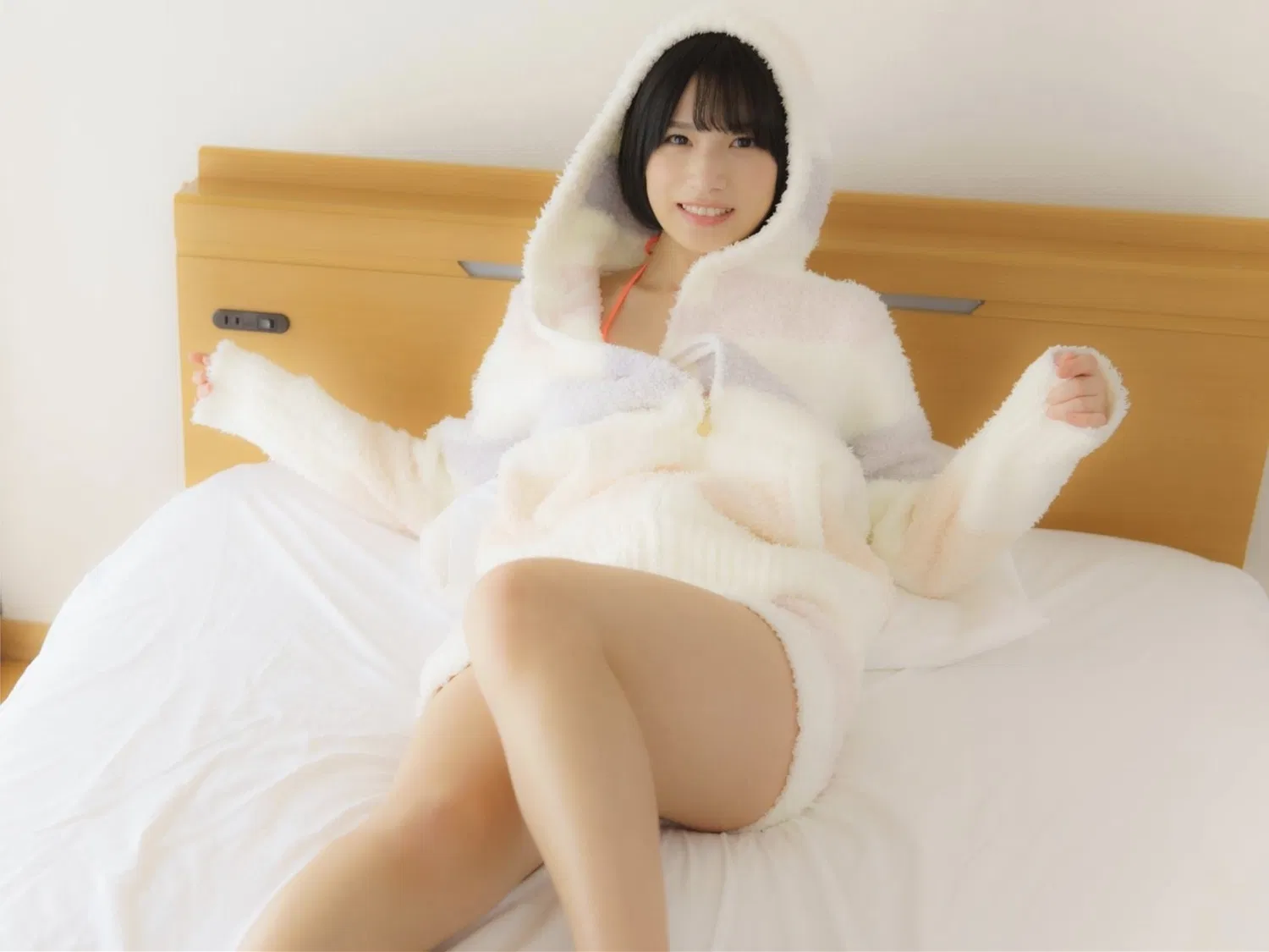 [Photobook] 村上りいな フェティッシュ写真集『ニーハイソックスになりたくて』(エンタメ娯楽ちゃんねる)