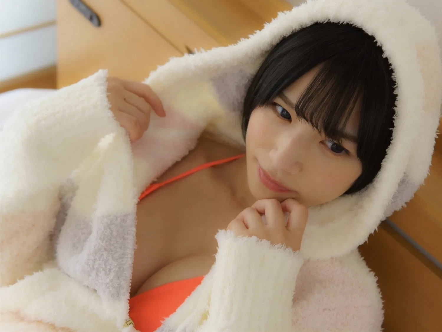 [Photobook] 村上りいな フェティッシュ写真集『ニーハイソックスになりたくて』(エンタメ娯楽ちゃんねる)