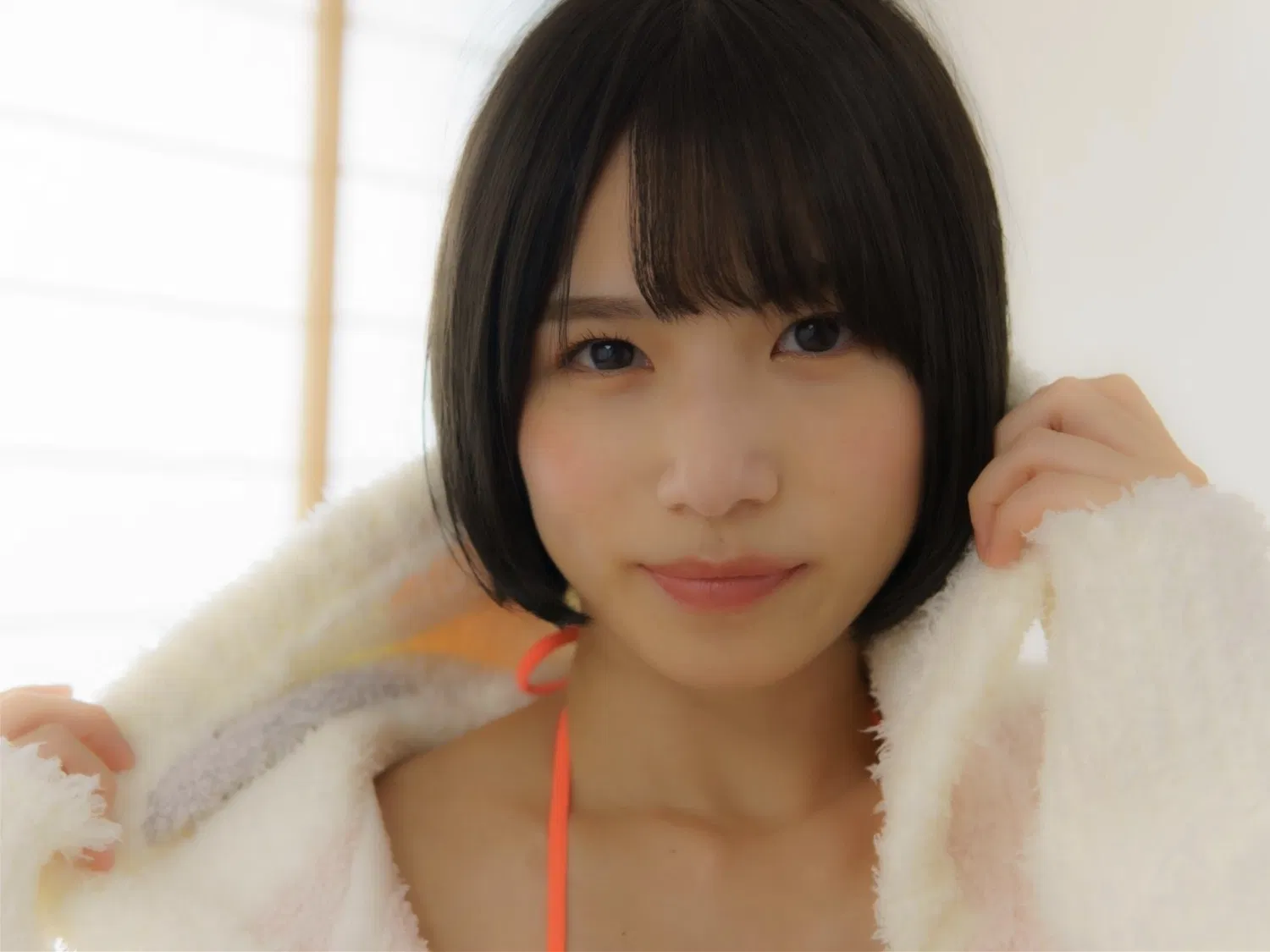 [Photobook] 村上りいな フェティッシュ写真集『ニーハイソックスになりたくて』(エンタメ娯楽ちゃんねる)